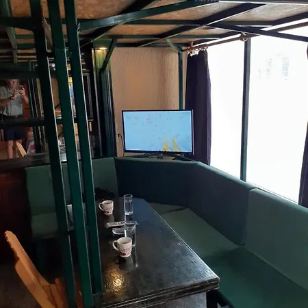 Daire Porodicni Apartman,viktor Cafee