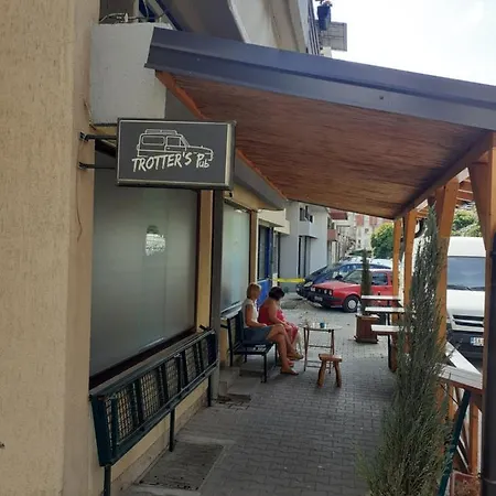 Porodicni Apartman,viktor Cafee *