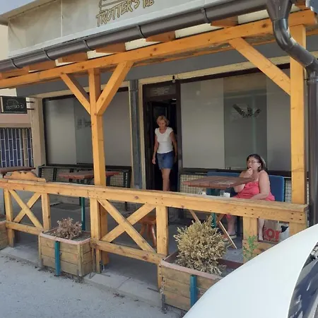 Porodicni Apartman,viktor Cafee Daire *